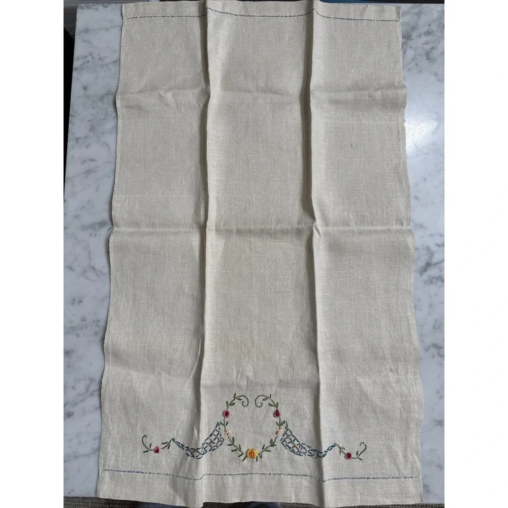 Vintage‎ Embroidered Linen Towel Heart